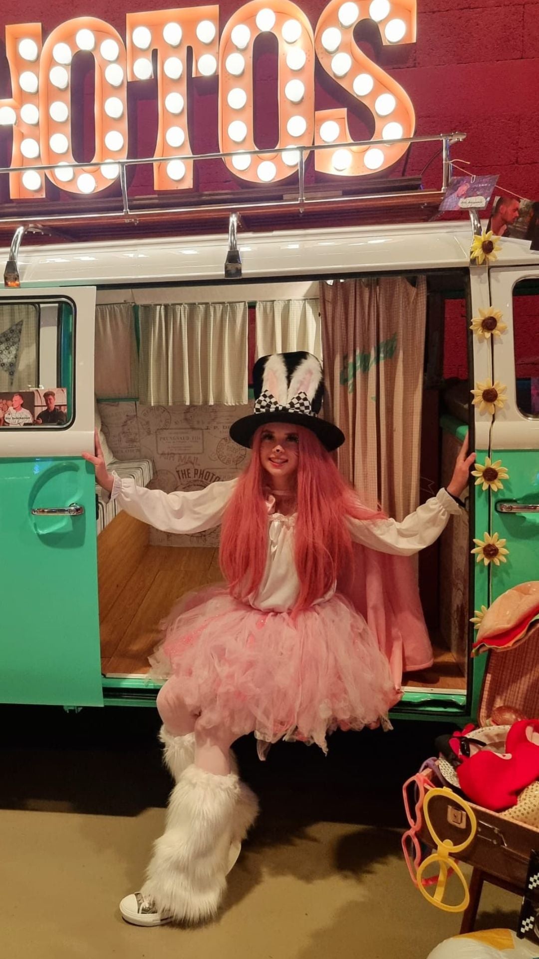 Kaninchen von Alice im Wunderland eine zauberhafte Kindergeburtstag