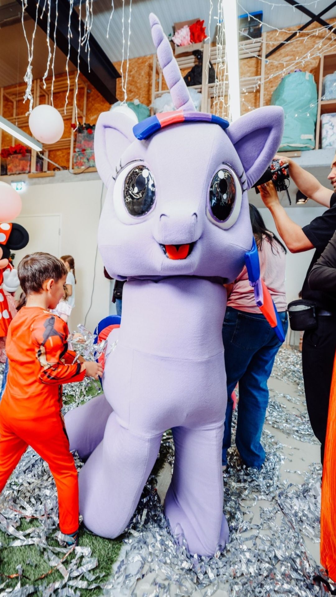 Buche My Little Pony Maskottchen für ein Kindergeburtstag.